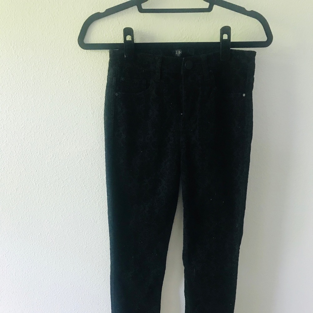 NWOT Tinsel Black Damask Velvet+Denim Skinny pants